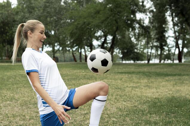 Девочки, которые занимаются спортом после школы, имеют на 50% больше шансов получить руководящие должности в будущем: результаты исследования