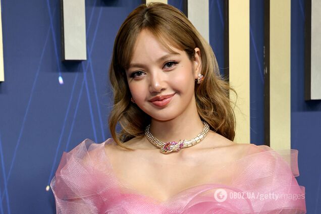 Попрацювала над помилками: співачка, яка найгірше одягнулася на Met Gala 2025, засяяла в українському образі на червоній доріжці 'Еммі'. Фото