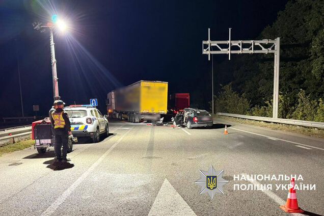 На Полтавщині зіткнулися Audi і вантажівка: загинув 21-річний водій легковика. Фото