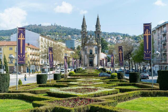Доступні ціни і мало туристів: де насолодитися середньовічною красою в Європі