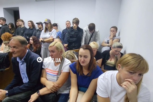 'У них були чудові стосунки з братиком': батько вбитого на фунікулері в Києві підлітка зворушив до сліз зал виступом на суді. Відео