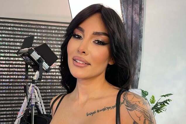 'Регочуть з української мови': блогерка-мільйонниця Корячка шокувала мережу відео, як учить з дочкою уроки 'в стилі Азірова'