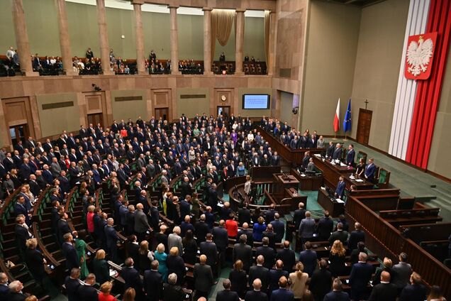 У Польщі ухвалили новий закон про допомогу українцям: що потрібно знати