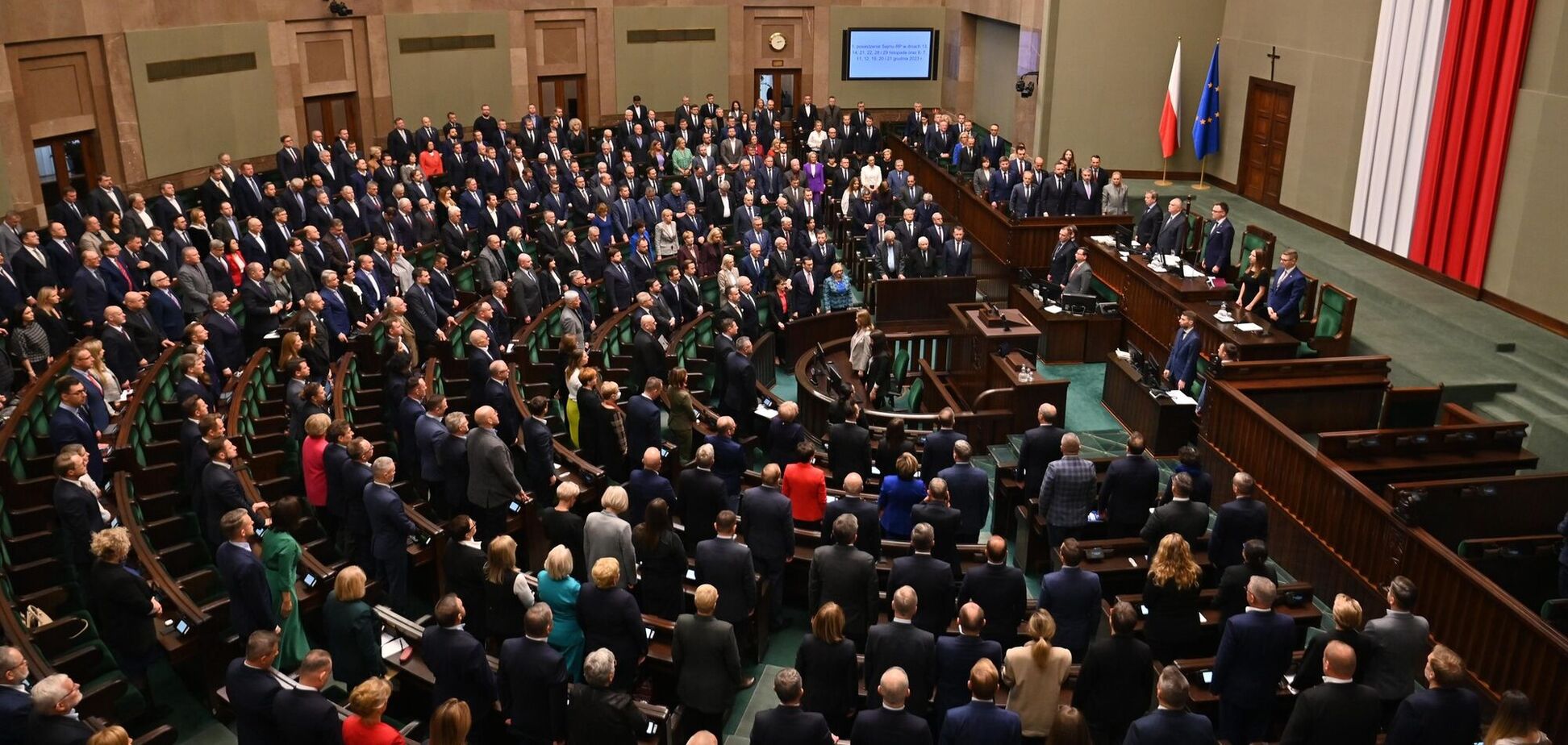 В Польше приняли новый закон о помощи украинцам: что нужно знать