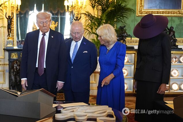 У мережі підняли на сміх Меланію Трамп, яка зустрілася з королівською родиною в непрактичному образі: що з ним не так. Фото