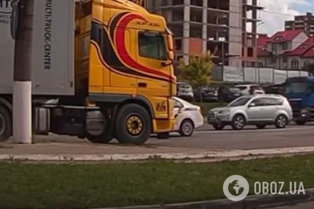 В Тернополе пьяный работник ТЦК, убегая от патрульных, устроил несколько ДТП: какое наказание ему грозит. Видео