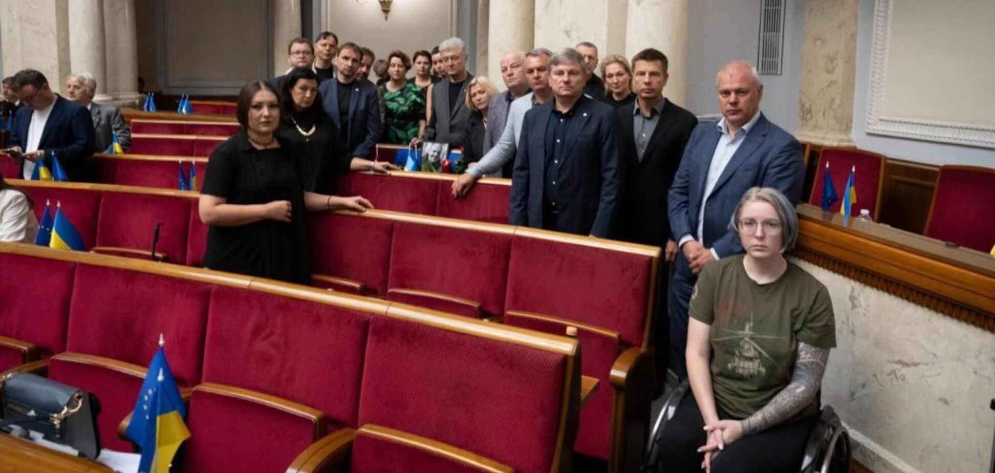 'Андрей олицетворяет поколение, которое не покорилось': Порошенко призвал присвоить Парубию звание Героя Украины