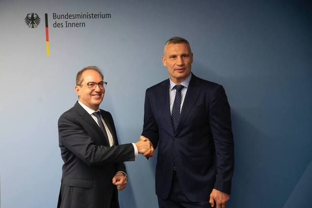 Обговорили протидію російській агресії: Кличко зустрівся в Берліні з очільником МВС Німеччини Добріндтом