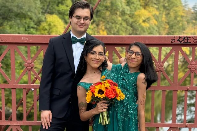 Сіамські близнючки Кармен і Лупіта, одна з який рік тому вийшла заміж, відповіли на інтимні питання і розповіли правду про життя втрьох