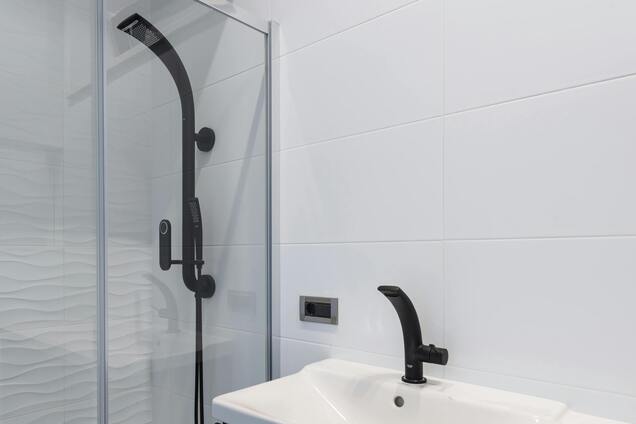 Чим почистити душову кабіну до блиску: натуральний засіб