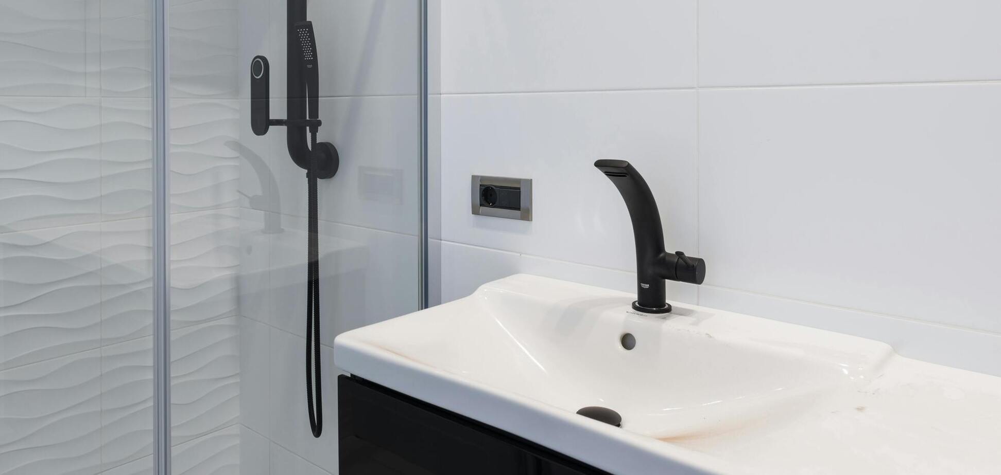 Чим почистити душову кабіну до блиску: натуральний засіб