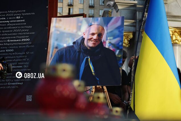 Люди несуть квіти: у Львові розпочалося прощання з убитим Андрієм Парубієм. Відео