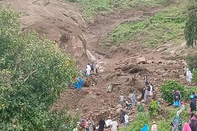 У Судані потужний зсув ґрунту знищив ціле село: загинула тисяча людей. Фото і відео