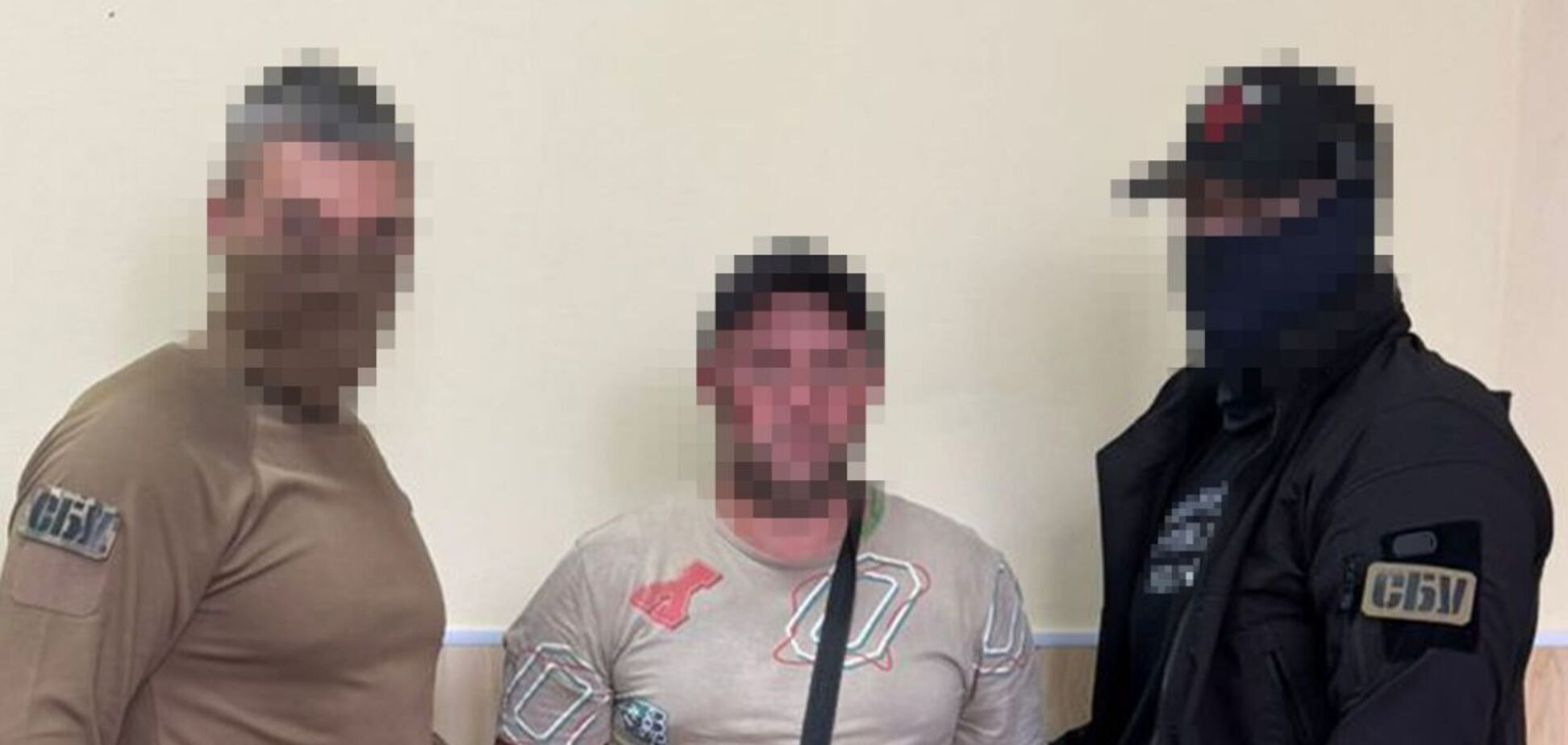 Фотографував цехи: СБУ викрила російського 'крота' на одній із ремонтних баз ЗСУ на Донеччині. Фото