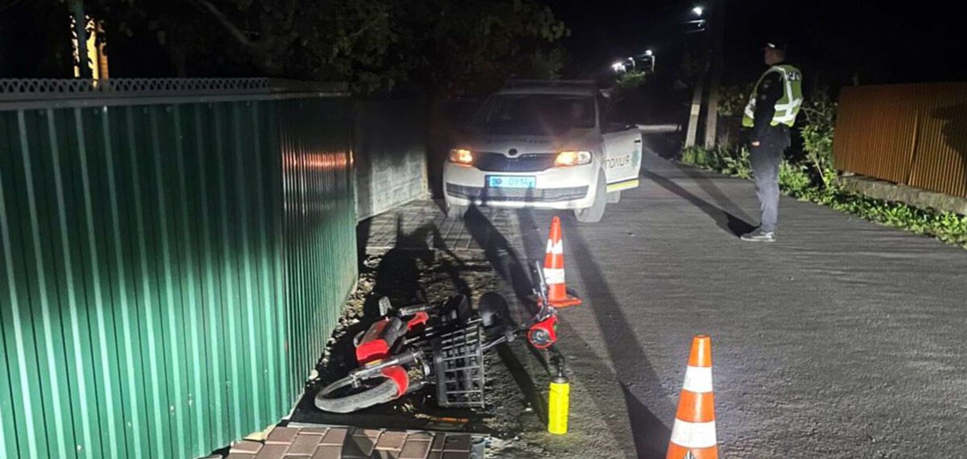 В Хмельницкой области 11-летняя школьница на электровелосипеде наехала на 7-летнюю девочку: пострадавшую госпитализировали. Фото