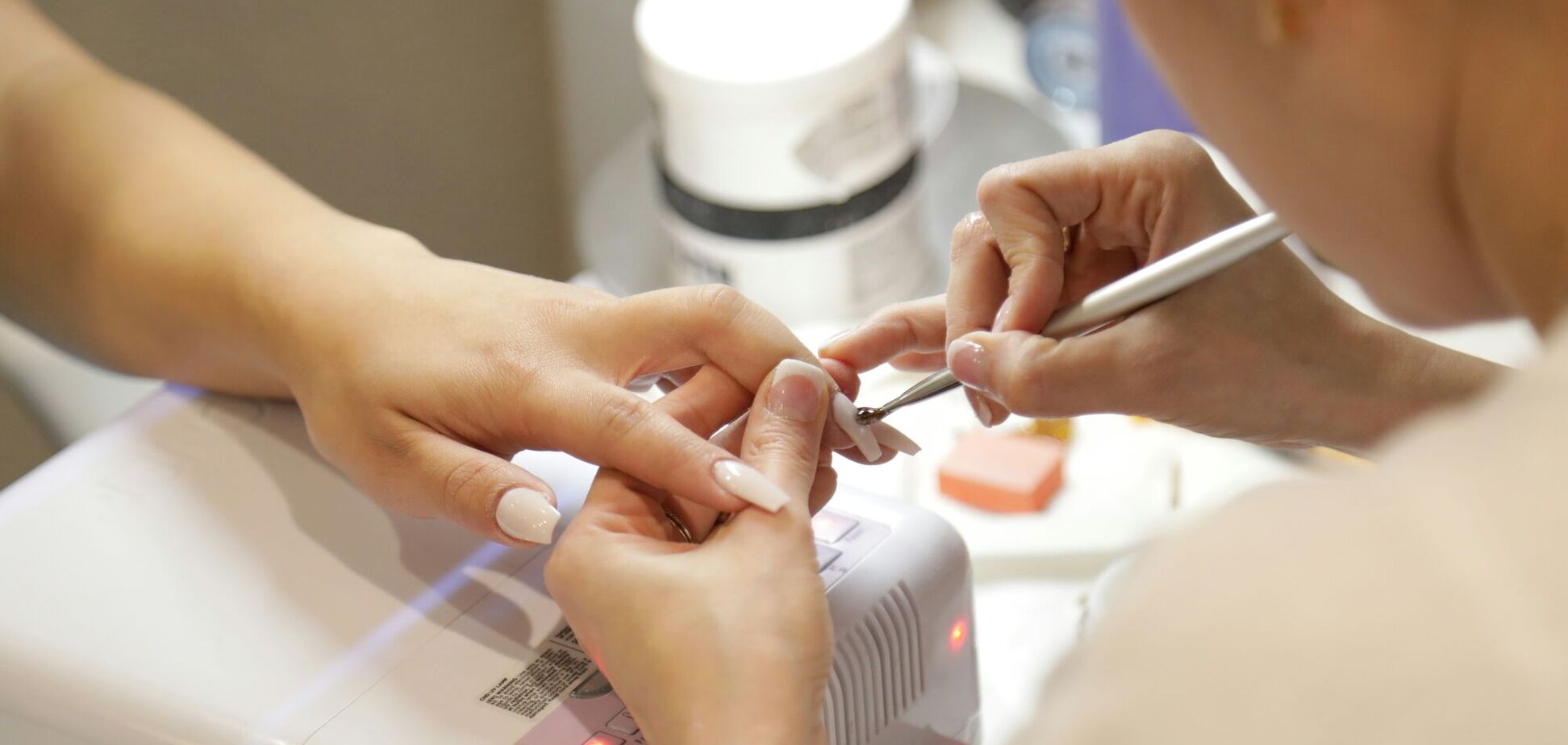 Ногти с румянцем стали новым трендом: как сделать такой маникюр