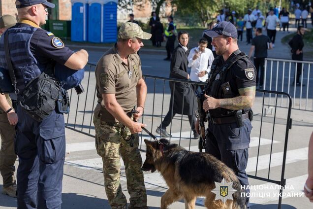 На в'їздах діє контрольно-пропускний режим: до Умані прибули ізраїльські поліцейські. Фото