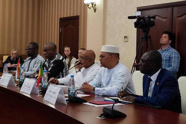 Послы африканских стран посетили оккупированный Крым: в МИД Украины жестко отреагировали