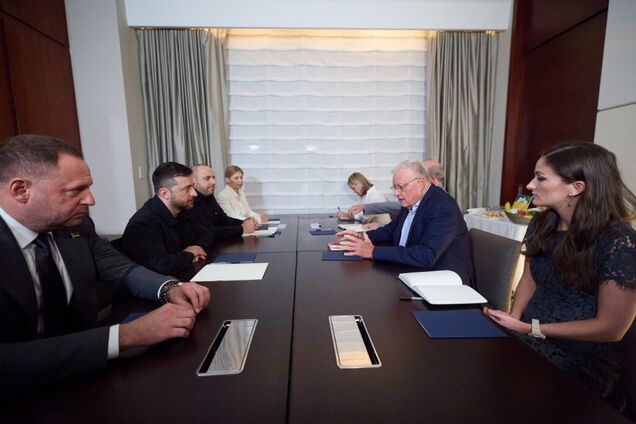 В центре внимания – гарантии безопасности и защита неба: Зеленский в Нью-Йорке провел переговоры с Келлогом. Видео