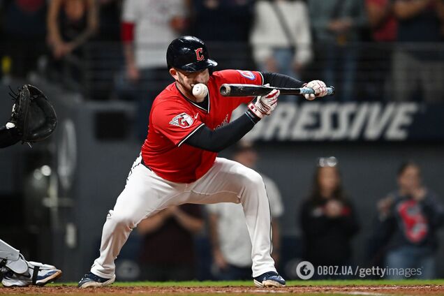 Бейсболіст отримав в обличчя м'ячем на швидкості 160 км/год. Відео зібрало 5 млн переглядів за кілька годин