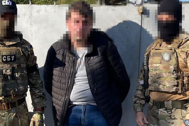 Был завербован врагом: СБУ задержала медика, корректировавшего российские удары по югу Украины. Фото