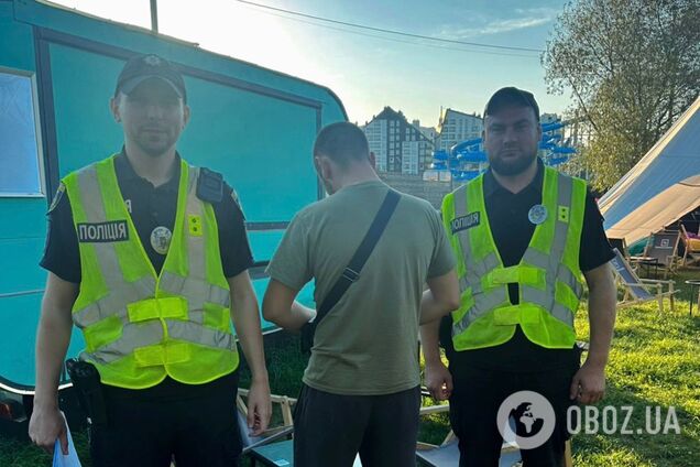 Под Киевом в одном из заведений громко слушали российскую музыку: полиция отреагировала. Фото и видео