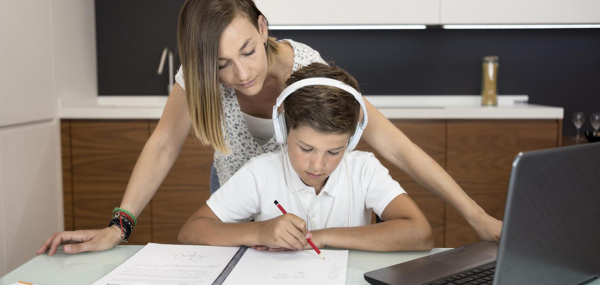 'Максимчик ходить пів року на англійську, а результату немає'. Вчителі порушили болючу тему про дітей, які не хочуть вчитися