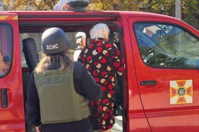 Окупанти атакували Дніпропетровщину: п'ятеро постраждалих, пошкоджено будинки й авто. Фото