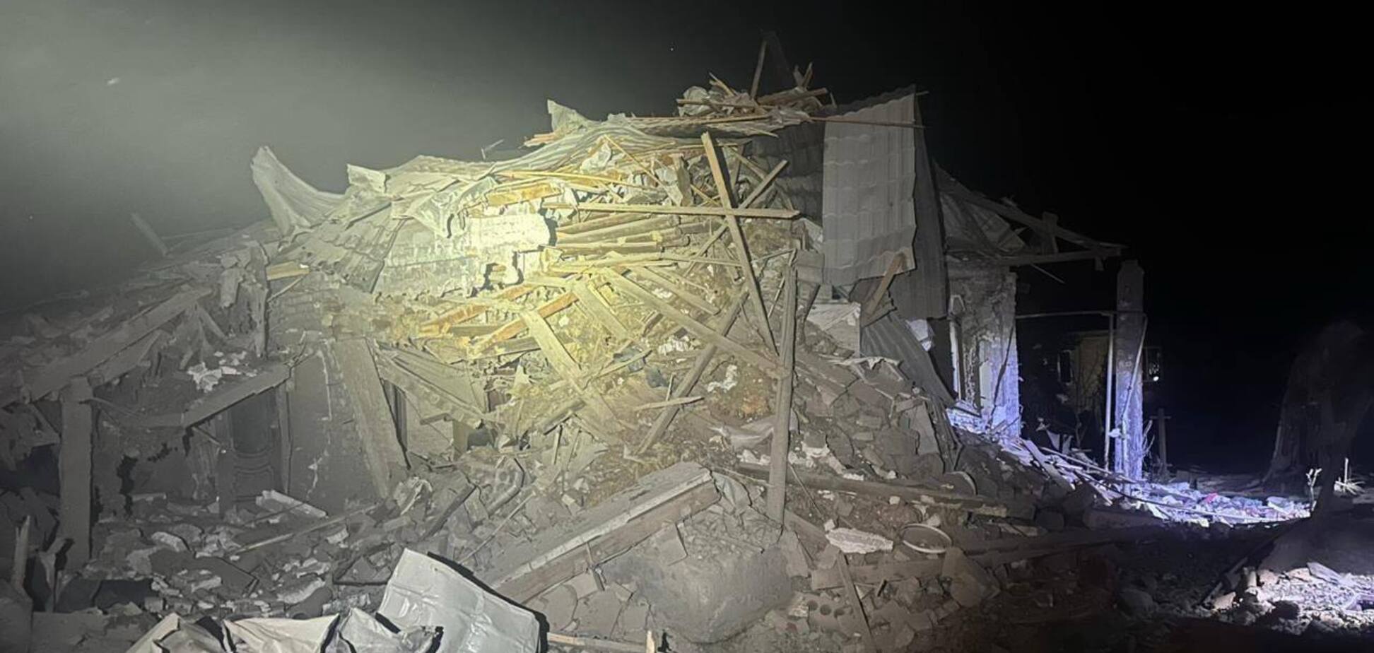 РФ атаковала частный сектор Запорожья: разрушен дом, есть пострадавшие. Фото и видео