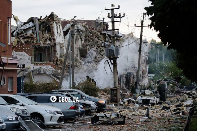 На околицях Києва через масовану атаку армії РФ одну з вулиць майже повністю зруйновано: відео та фото наслідків