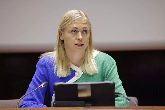 Іранський телеканал 'розмив' ноги глави фінського МЗС, які не вкривав одяг: вона відреагувала. Відео