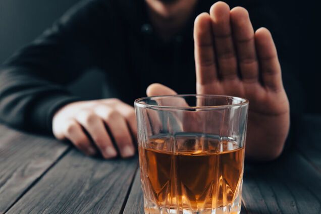 Небезпечний келих: коли варто припинити вживати алкоголь, щоб захистити мозок