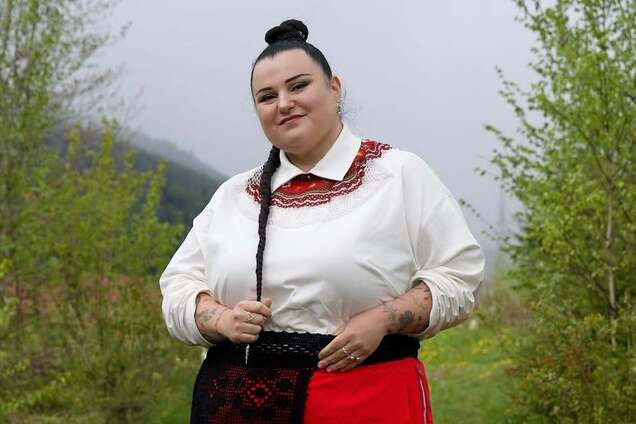 'Я не разрешаю!' Alyona Alyona раскрыла, почему ее бойфренд не может уехать из села и не ходит с певицей на светские события