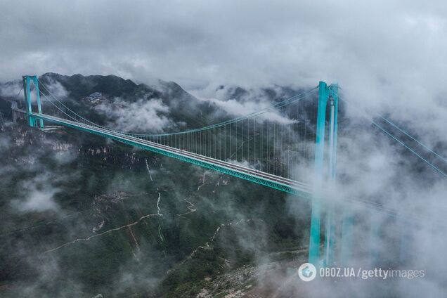 У Китаї офіційно відкрили найвищий міст у світі: скільки коштувало будівництво. Фото