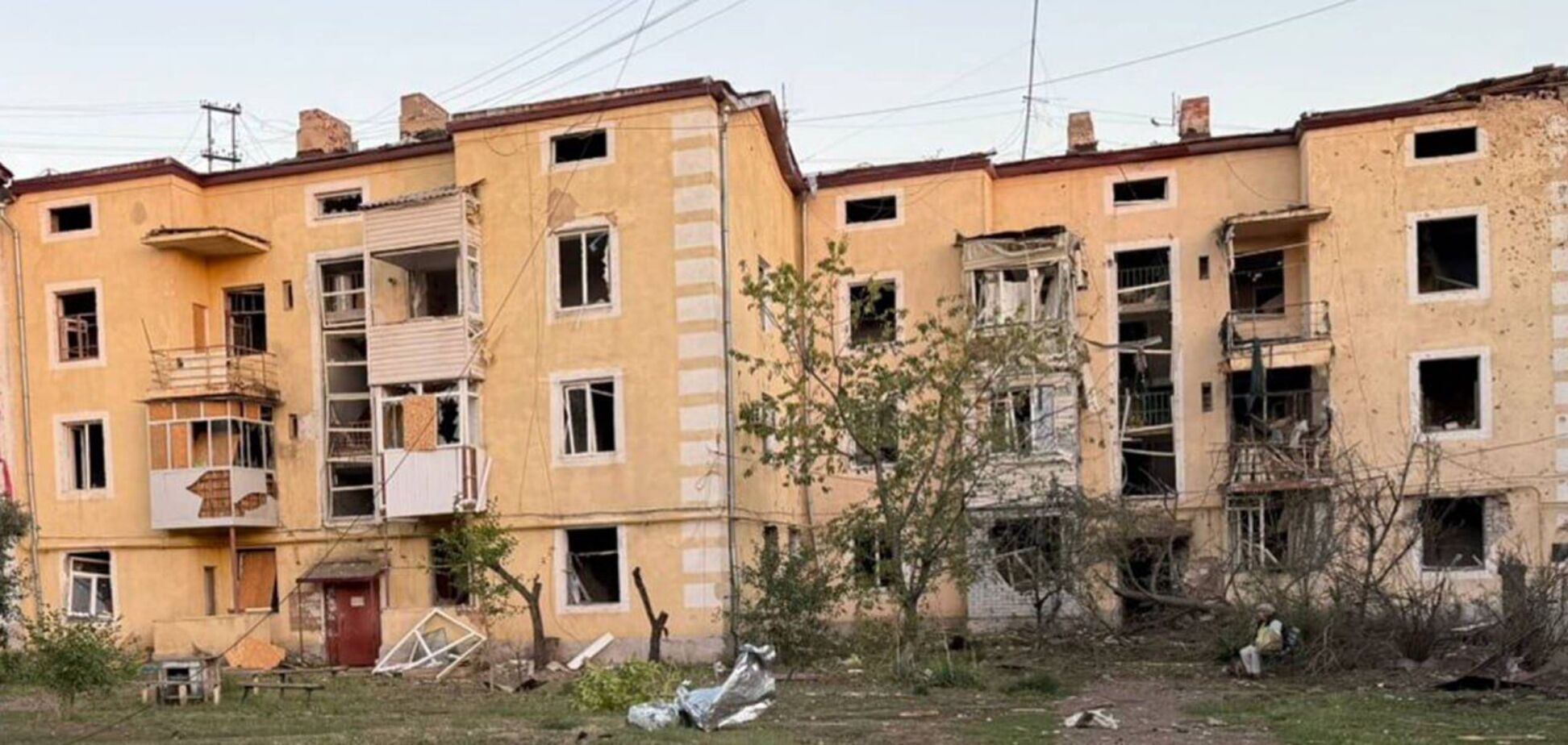 Оккупанты ударили по Дружковке в Донецкой области: ранены семь человек, среди них 16-летняя девушка. Фото