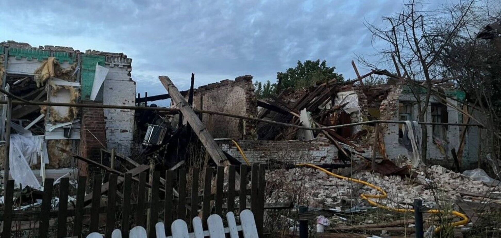 Окупанти ударом по Сумщині вбили подружжя з двома маленькими дітьми. Фото