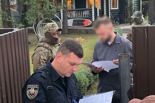 СБУ и Нацполиция разоблачили чиновника МИД Украины, который 'легализировал' россиян в странах Евросоюза. Фото