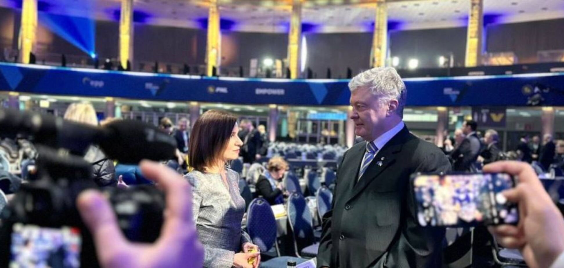 Порошенко назвал очередным проигрышем России результаты выборов в Молдове