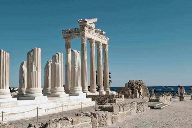 Замість Санторіні: куди поїхати у Греції восени