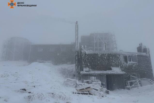 В Карпаты пришла настоящая зима: туристов предупредили об опасности. Фото и видео
