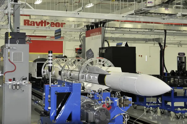 Пентагон планує подвоїти виробництво ракет у рамках підготовки до потенційної війни з Китаєм – WSJ