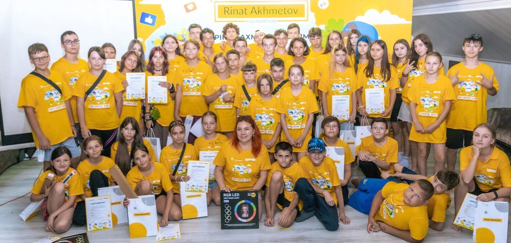 Развлечения и психологическая поддержка: итоги летней смены 'Блогер Кэмп' от Фонда Рината Ахметова