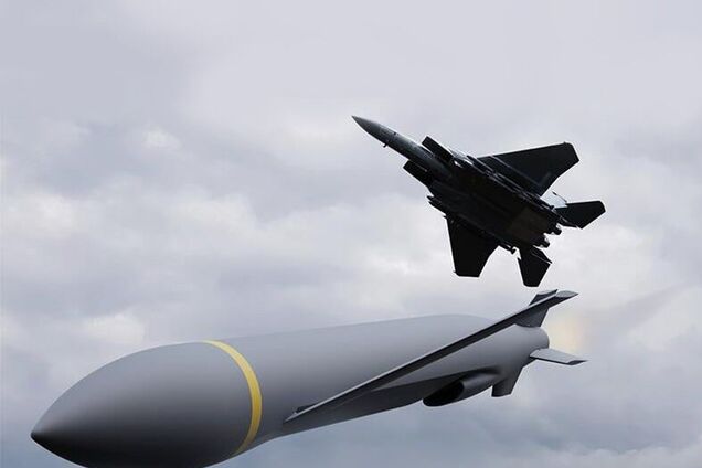 Україна очікує першу партію ракет ERAM від США: Aviation Week назвав терміни