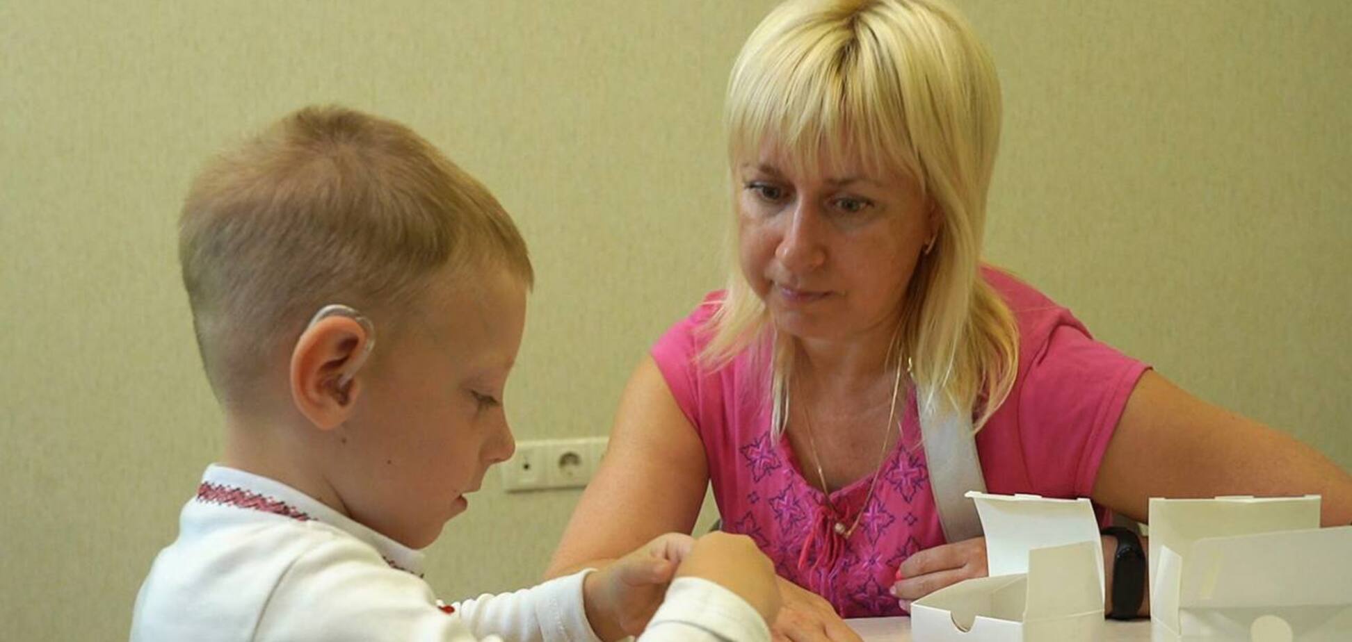 5-летний Андрей из Харькова получил слуховые аппараты от Фонда Рината Ахметова