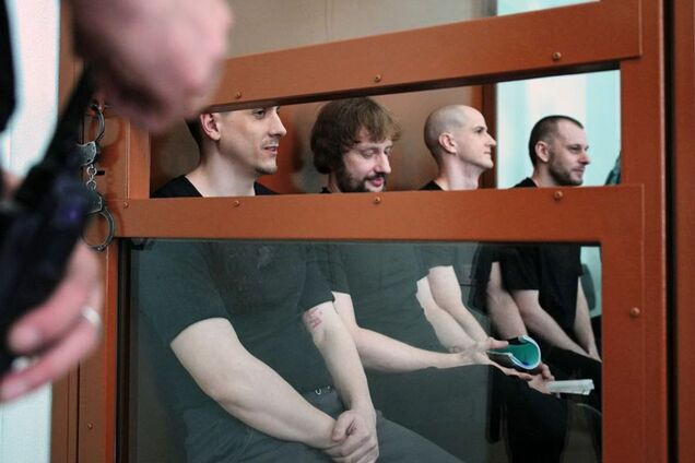 'Косплей на правосудие': московский суд назначил от 26 до 28 лет лишения свободы украинским спецназовцам