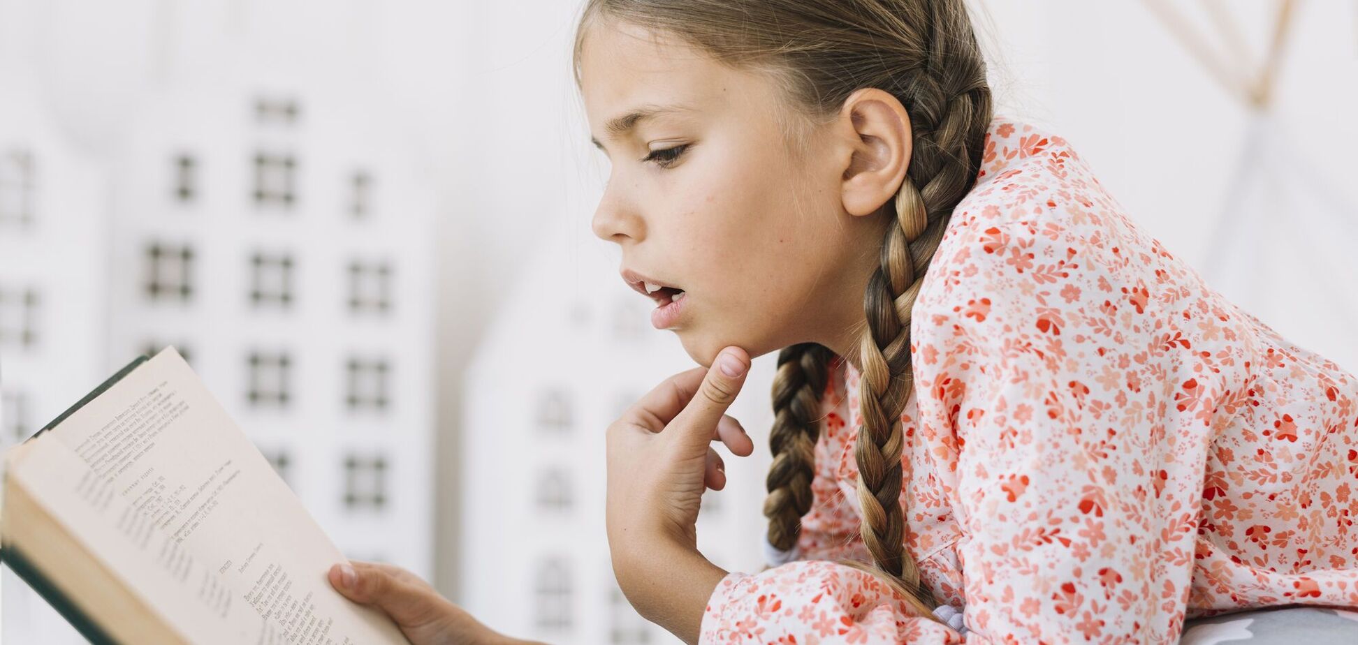 Вчителька зарубіжної літератури назвала 'найважливішу навичку', яку розвиває читання: про це ніхто не говорить