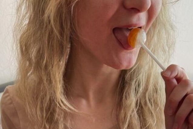 Спалились на 'похоронах' живой матери: в сети разоблачили семейную пару из Праги, которые обманывали людей под видом волонтерства