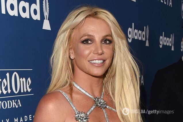 Трижды разведенная Бритни Спирс пошла на свидание с 'ужасным' парнем и показала, как развлекала сама себя в туалете. Видео