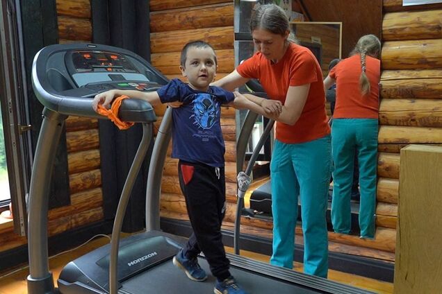 5-річний Михайло з Запоріжжя пройшов курс реабілітації від Фонду Ріната Ахметова