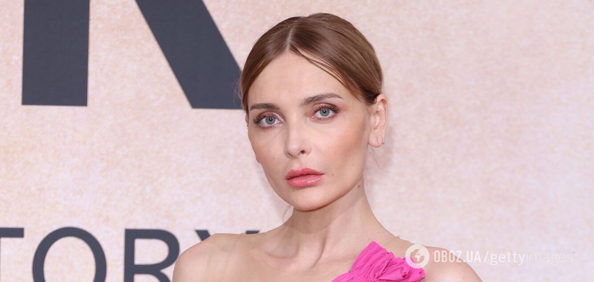 Супермодель Сніжана Онопка повінчалася у простому образі та показала загадкового чоловіка. Фото